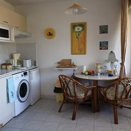 Port 100m Des Plages 4 Person * Fréjus